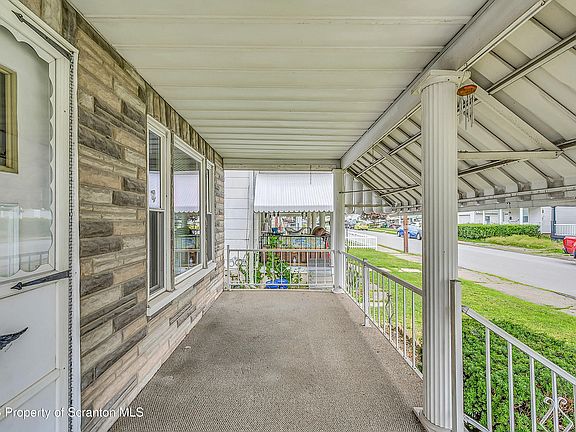 4th image of 527 Morgan St