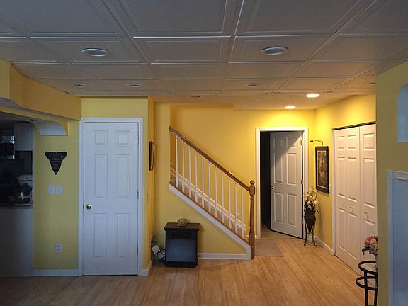 3rd image of 44 Goldfinch Dr