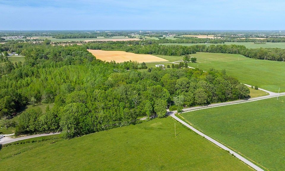 2nd image of 512 N Happy Hollow Rd