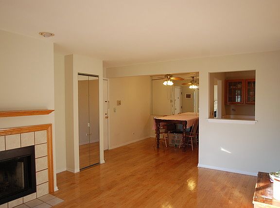 3rd image of 900 N Lakeside Dr APT 3A