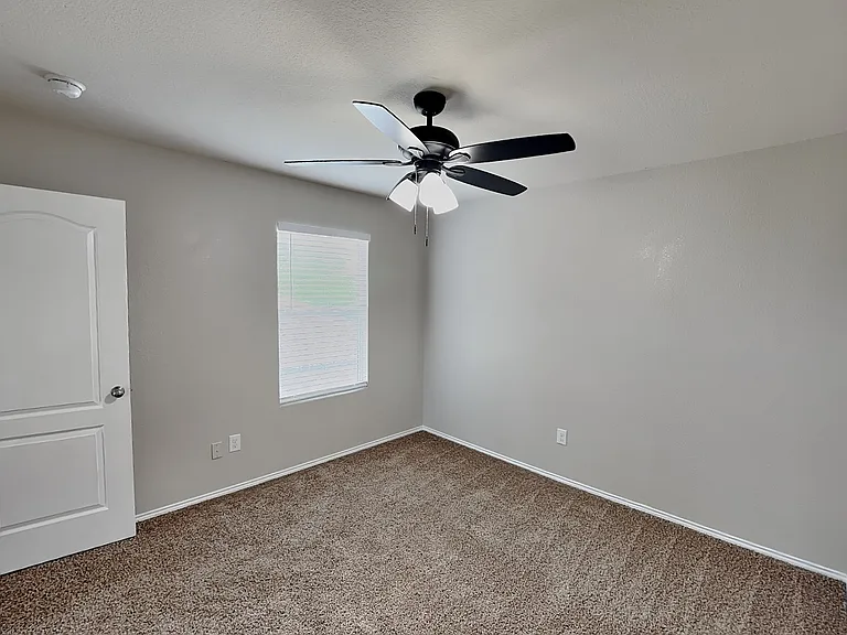8453 Shallow Creek Dr — Photo 12
