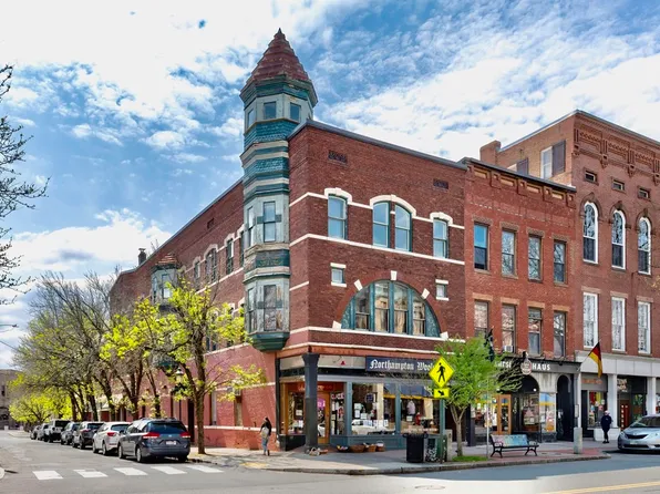 29 Pleasant St APT 3, Northampton, MA 01060