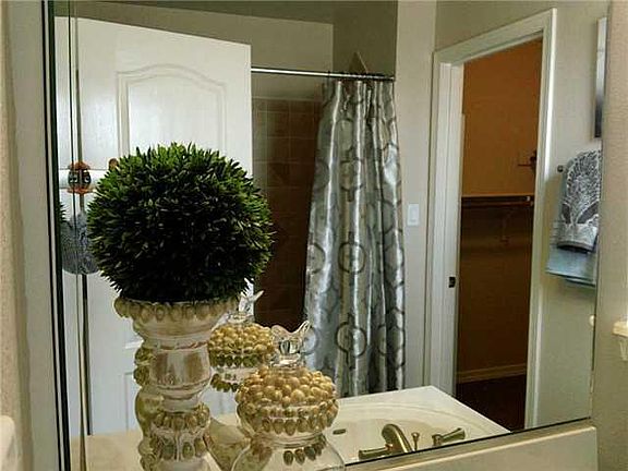 3rd image of 360 Saltford Pl