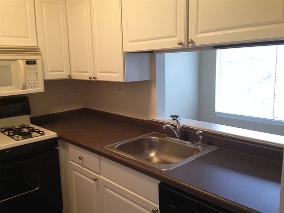 5th image of 36 Cobbler Ln