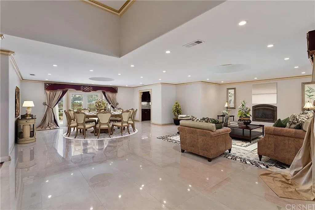 4 bed, 5.0 bath, 3317 sqft, $9,000 — Photo 4
