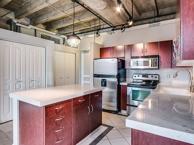 114 W Adams St #610 — Photo 5