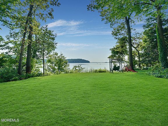 4th image of 946 Navesink River Road