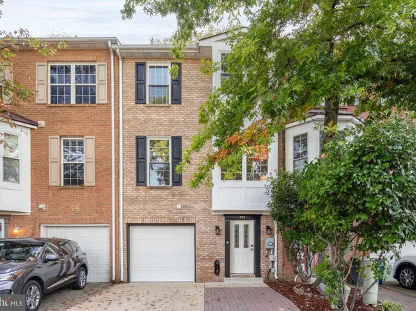 122 Sanborn Pl, Alexandria, VA 22305