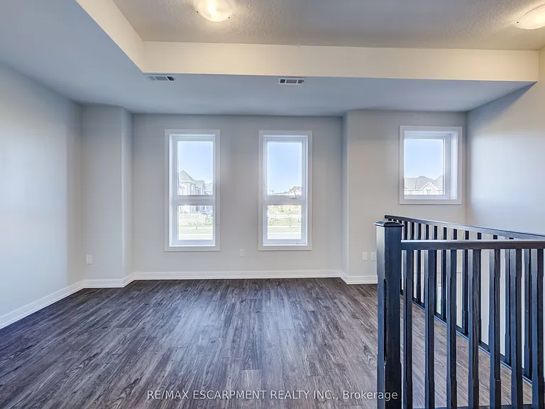 247 Burke St — Photo 6