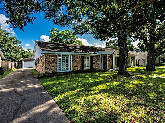 2nd image of 7818 Meadowcroft Dr