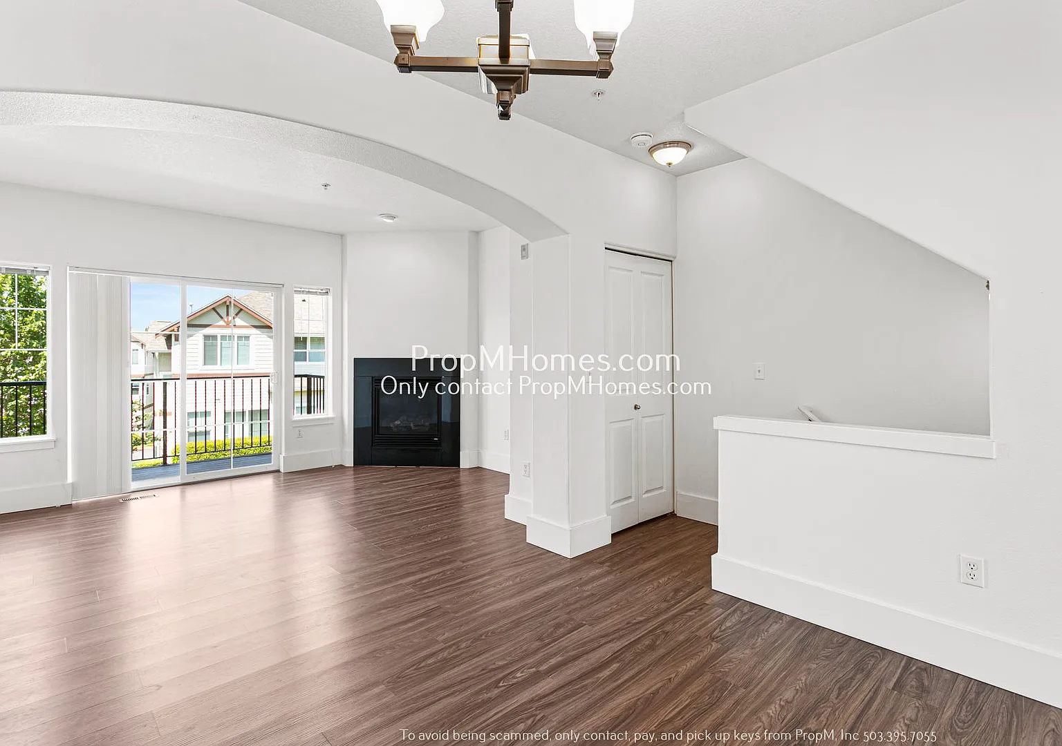 Updated Two Bedroom Townhome in Cedar Mill! — Photo 3
