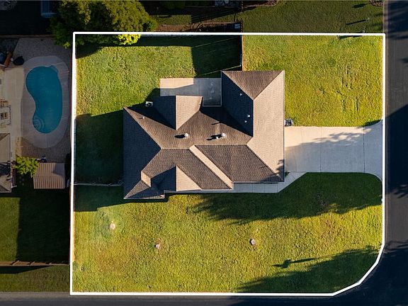 3rd image of 1500 Sanford Dr