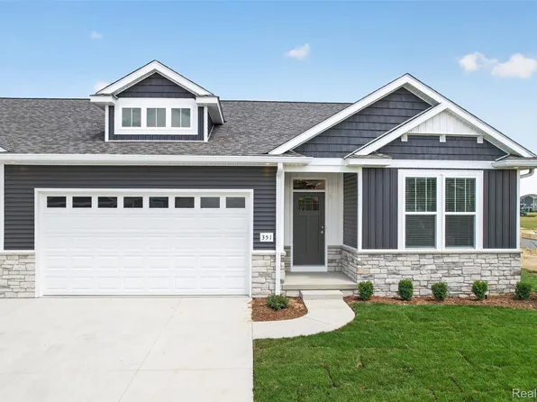 365 McDowell Dr, Howell, MI 48855