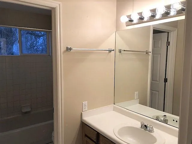 414 N 400 W #2 — Photo 8