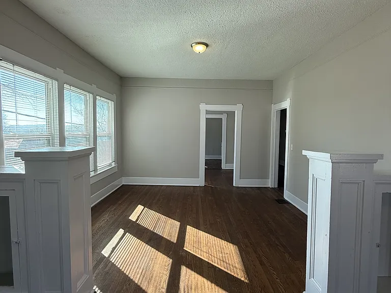 2223 28th St W — Photo 11