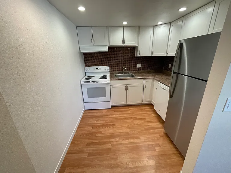630 Taylor Ct #23 — Photo 5