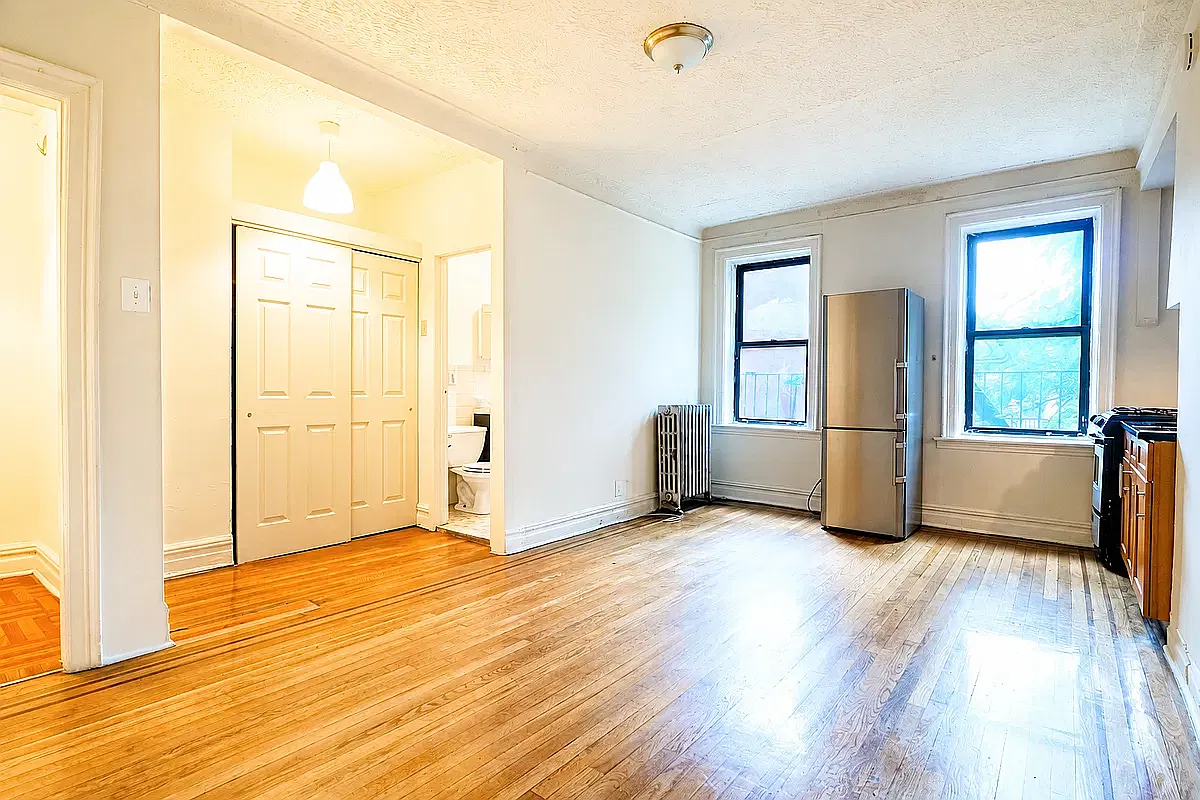 299 Adelphi Street — Photo 3