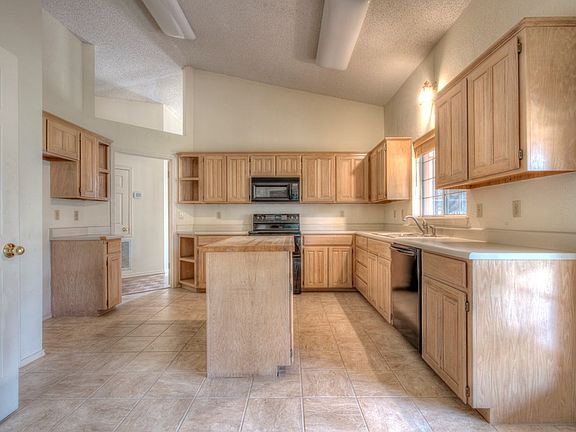 3rd image of 2521 Boyington Ln