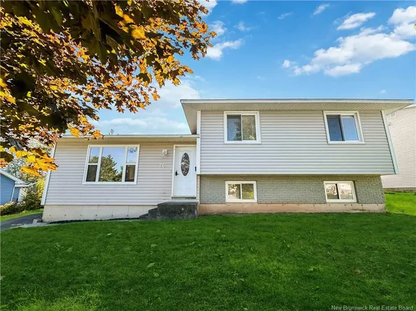 76 Briardale Dr, Moncton, NB E1G 2B6