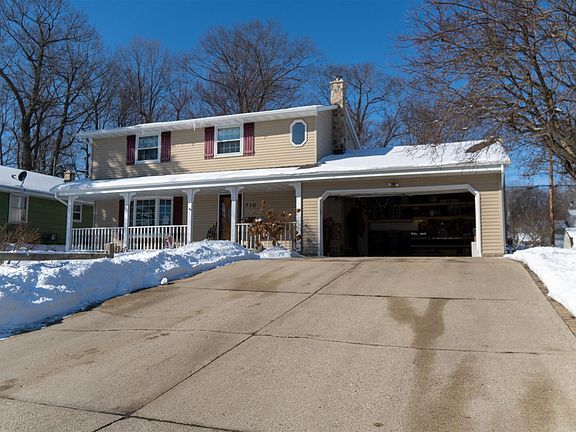 2nd image of 710 N 18th Ave