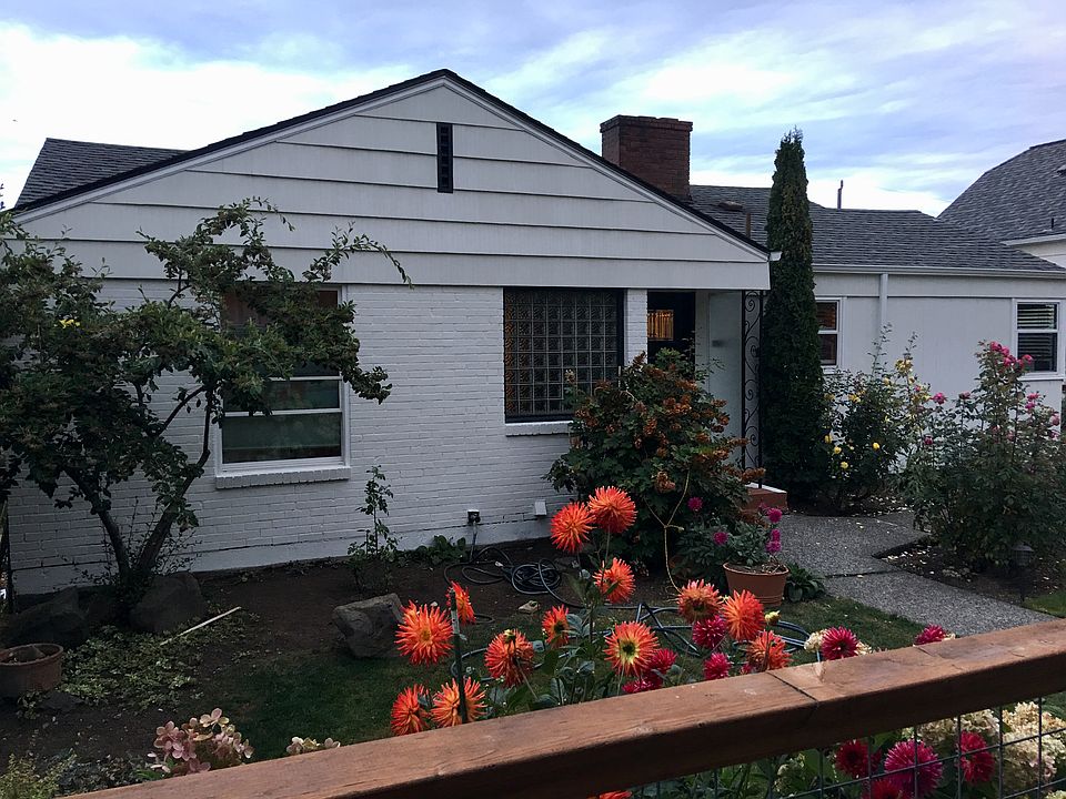 2nd image of 3718 37th Ave SW