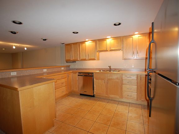 4th image of 85 E Fairmount Ave Ste 1