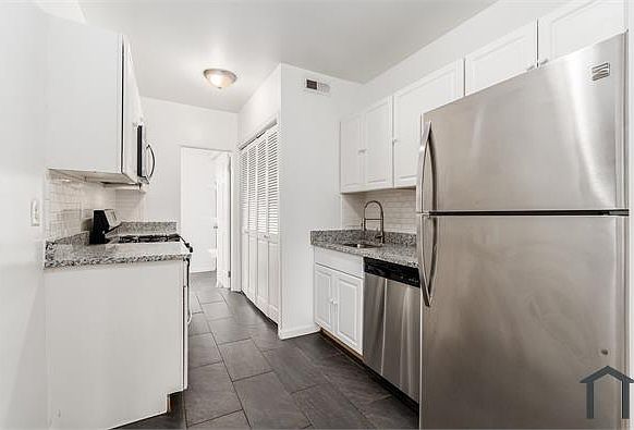 1st image of 1621 F St NE APT 3