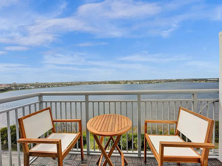 300 S Australian Ave #1009 — Photo 4