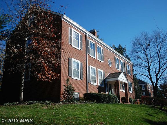 3rd image of 2865 S Buchanan St APT B2