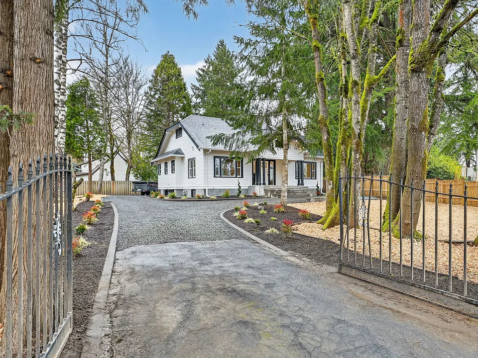 5465 SW Scholls Ferry Rd