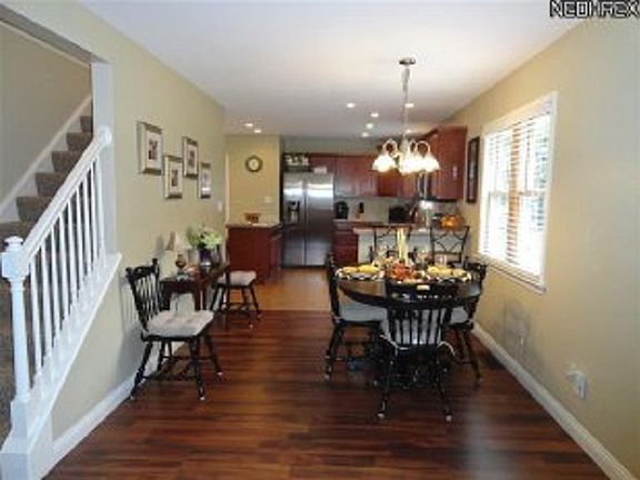 4th image of 25575 Chatworth Dr