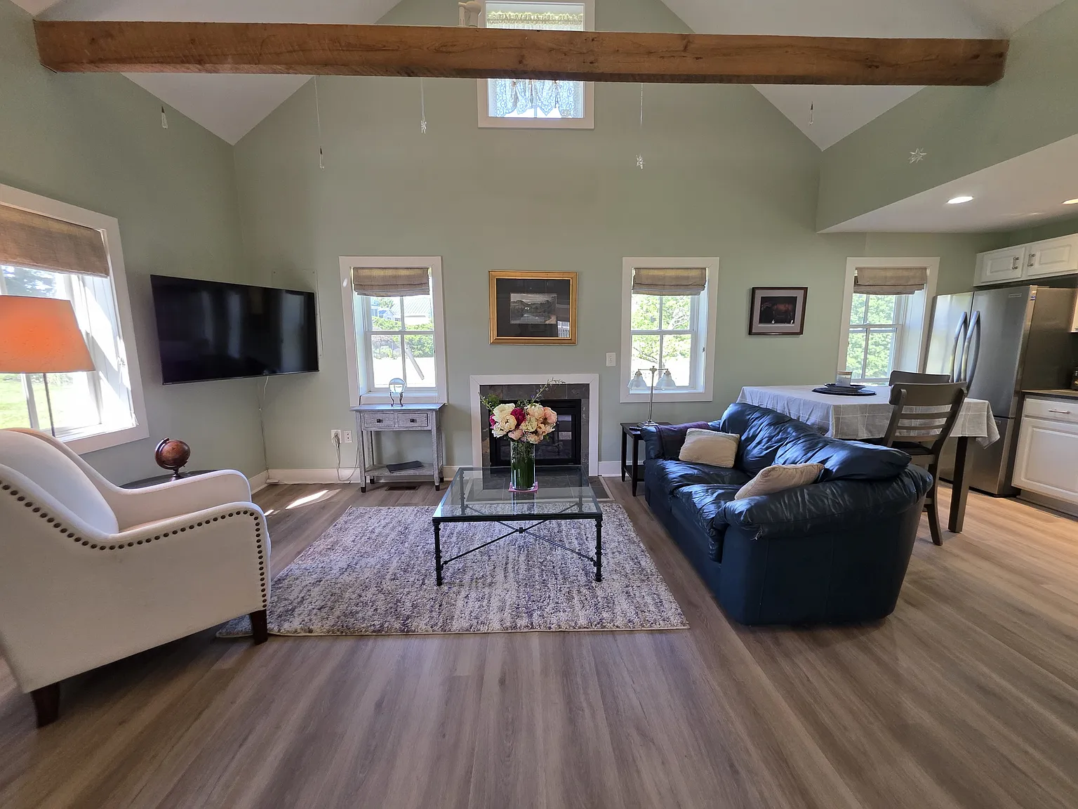 1 bed, 950 sqft, $2,200 — Photo 3