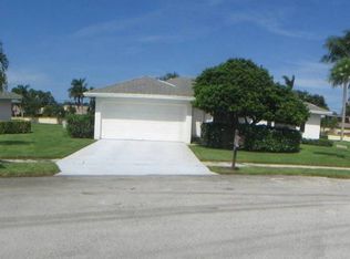 10589 Pineada Cir, Boynton Beach, FL 33436