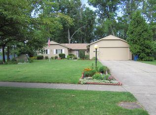 5923 Creekside Ln, North Ridgeville, OH 44039