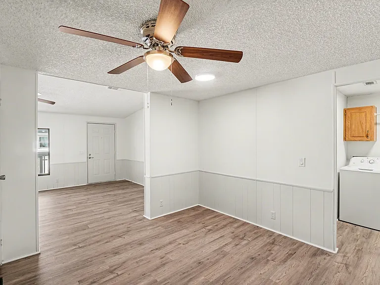 7624 Timberwood Dr — Photo 6
