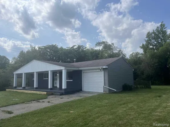 2162 W Coldwater Rd, Flint, MI 48505