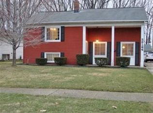 36124 Hillcrest Dr, Eastlake, OH 44095