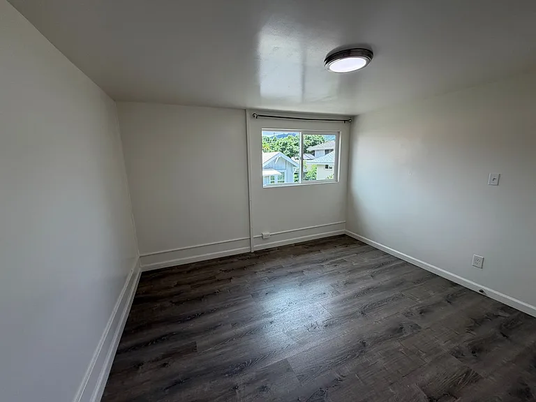 2048 S Beretania St — Photo 12