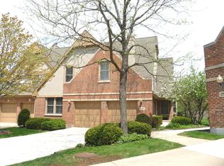 25502 Windrush Ln, Northbrook, IL
