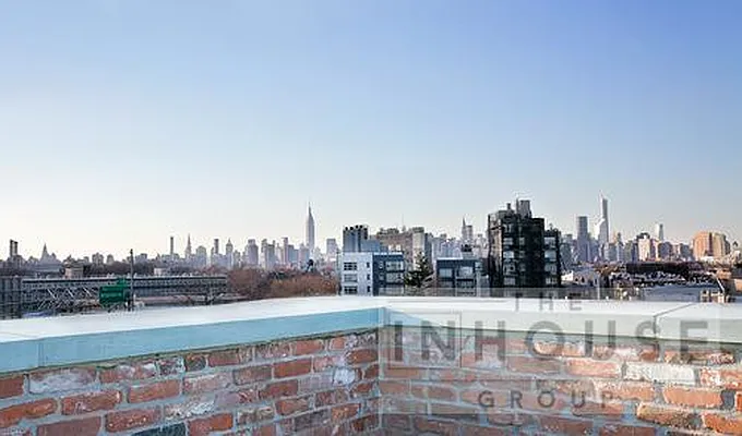 Sold by The In House Group | media 6