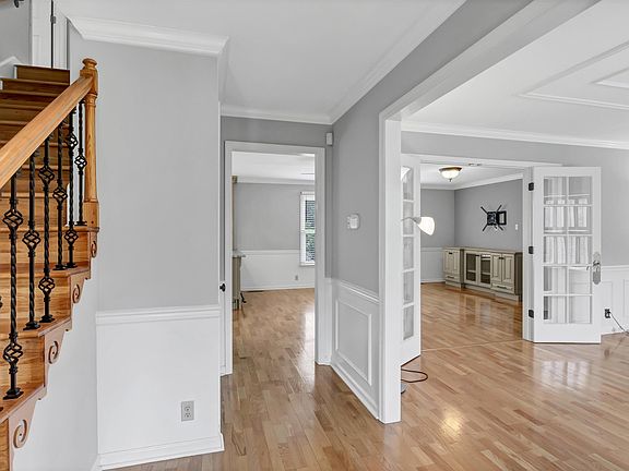 5th image of 209 Norfolk Dr