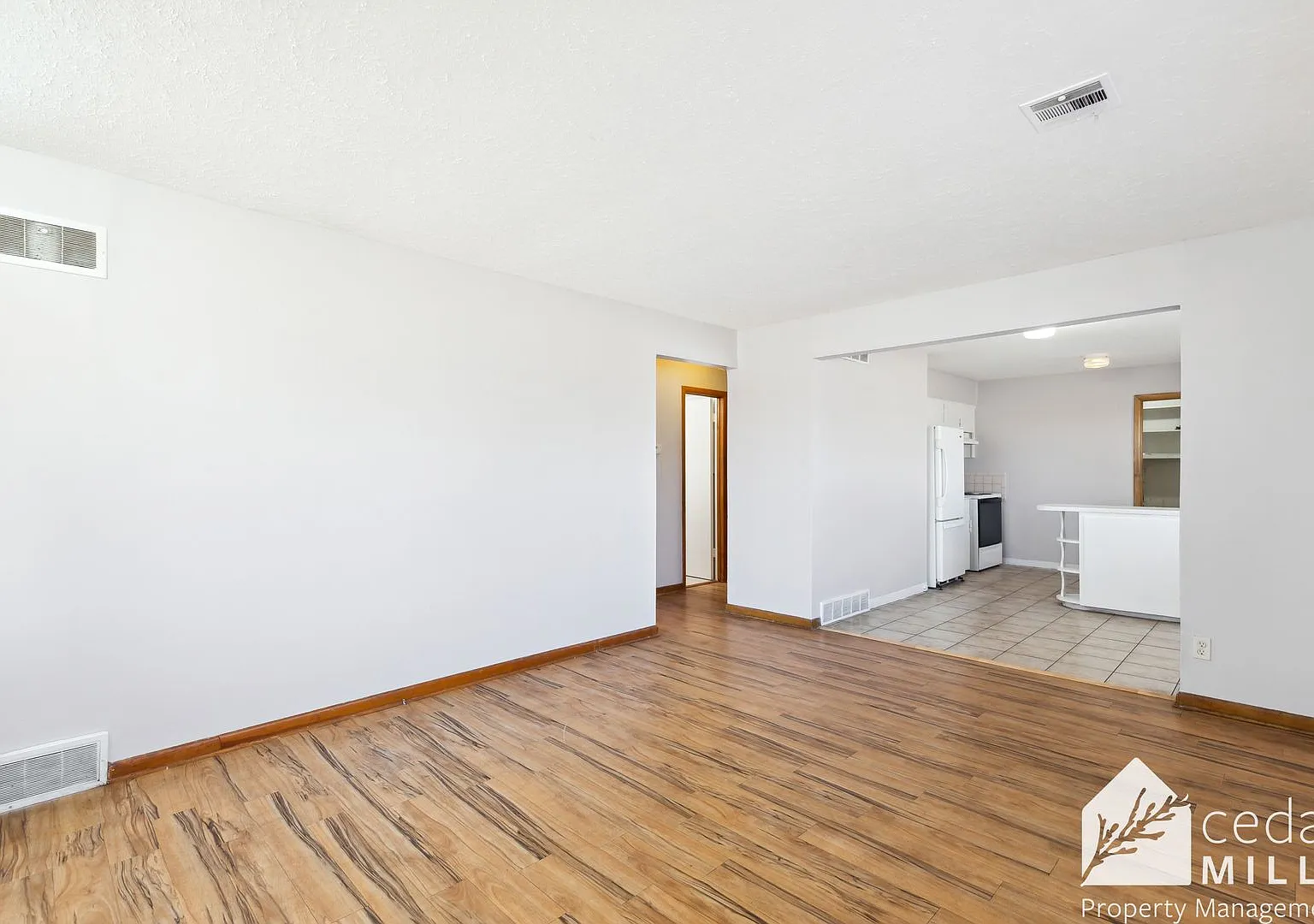 Super Spacious Duplex by WSU — Photo 1