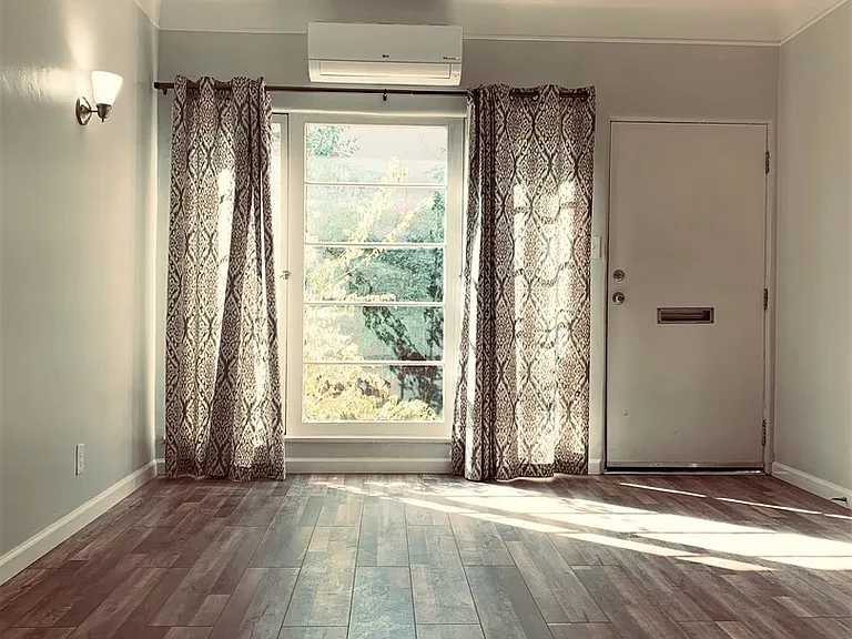 Chateau Louise — Photo 9