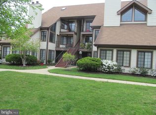 6016C Curtier Dr, Alexandria, VA 22310