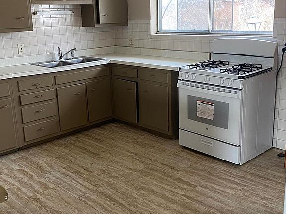 5th image of 1145 Walker Ave