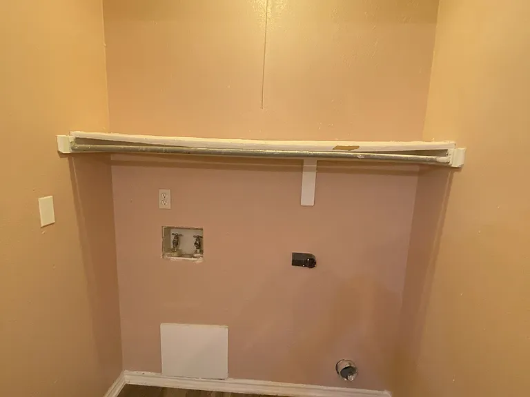 Full-size washer and dryer connections