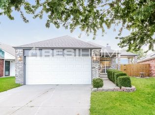 2621 Briarcliff Dr, Moore, OK 73170