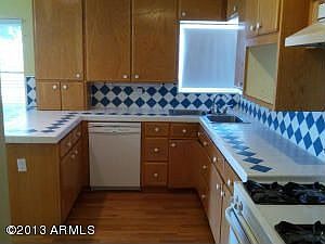 5th image of 956 E 2nd Ave
