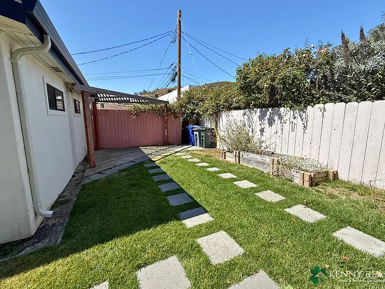 119 Franklin Ave — Photo 15