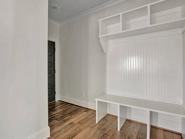 2122 Parkwood Ave — Photo 14